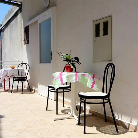 Apartment Zeljko Makarska