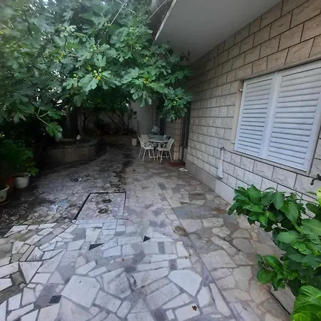 Zeljko Apartment Makarska