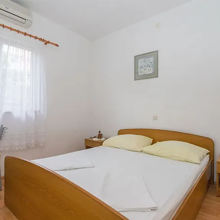 Apartment Zeljko Makarska