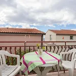 Apartment Zeljko Makarska